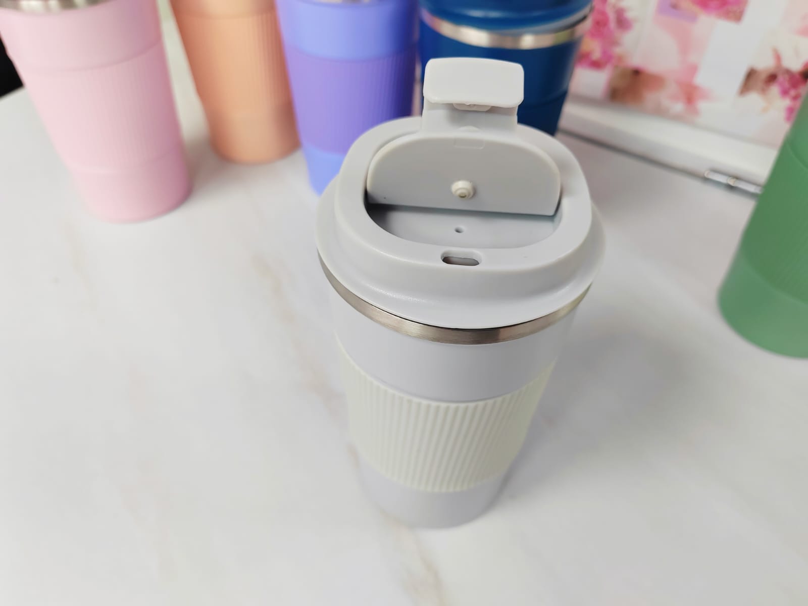 cup with lids (Copy)